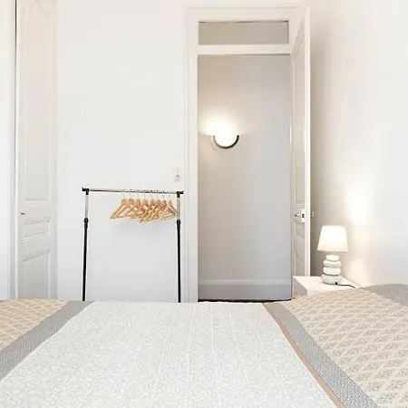 2 Pieces Jean Mace Et Stationnement Apartment