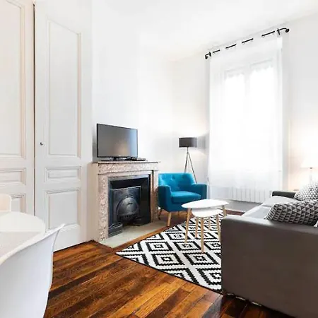 2 Pieces Jean Mace Et Stationnement Apartment